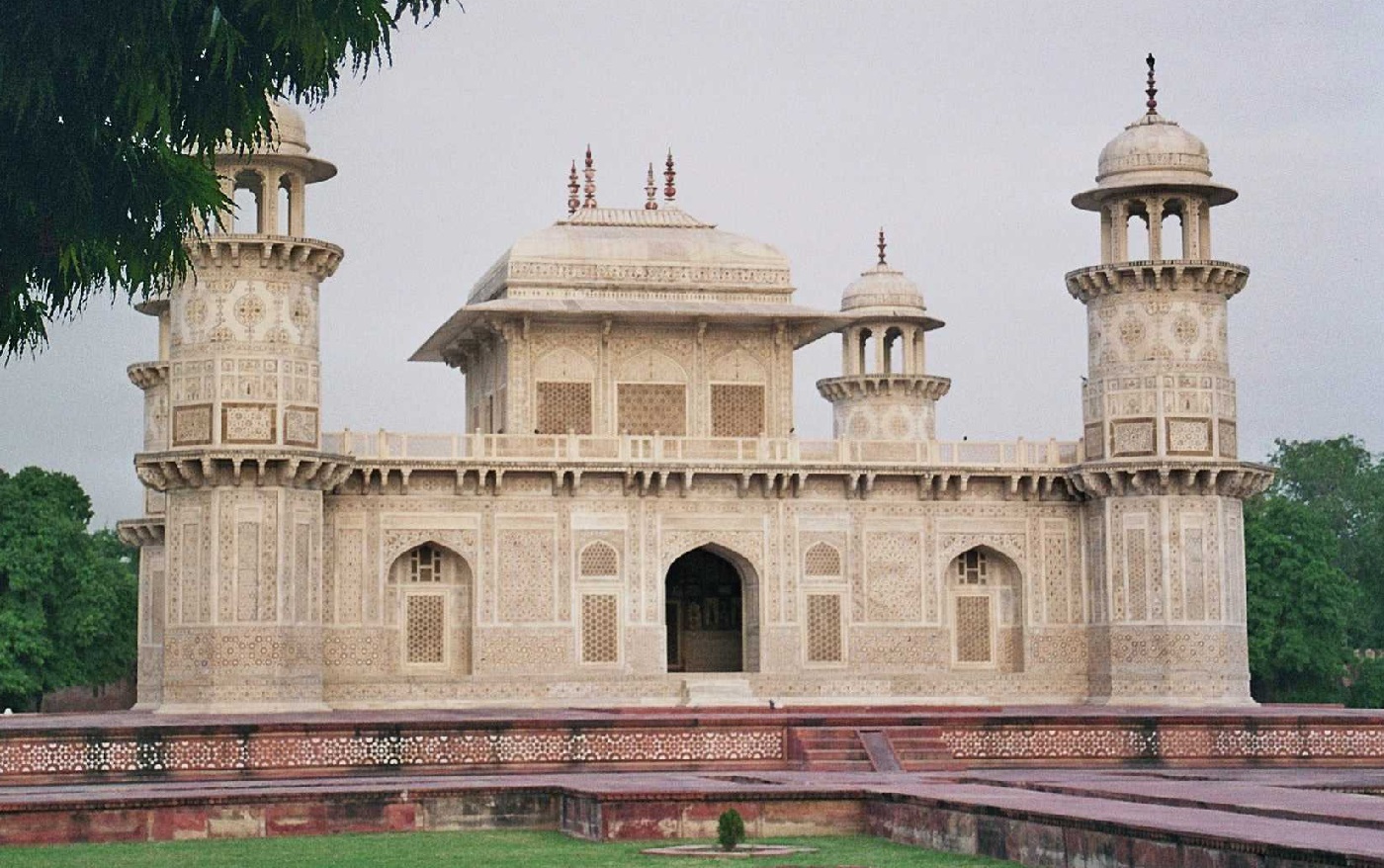 Tomb of Itimad-Ud-Daulah Tomb of Itimad-Ud-Daulah