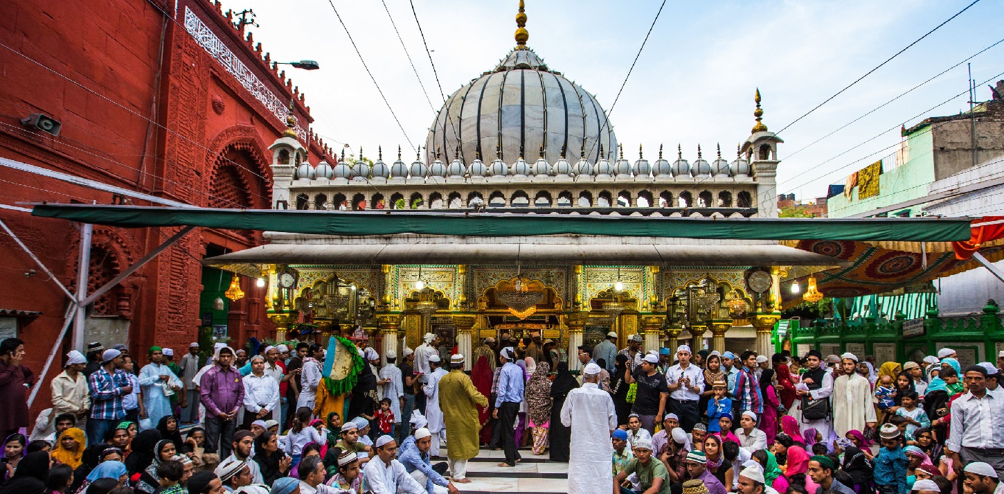 Qawwalis at Nizamuddin Dargah